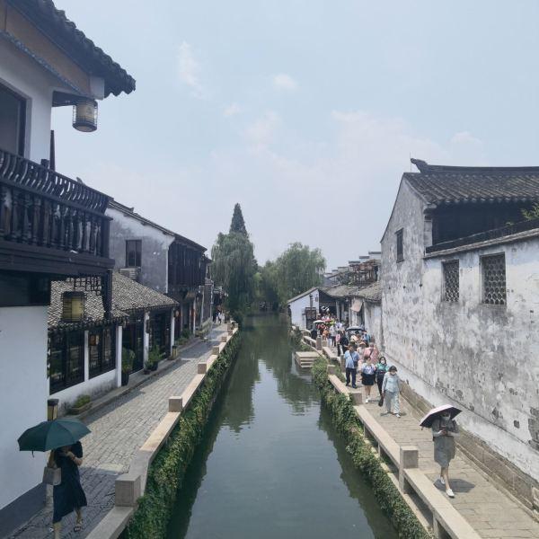 逃离奇异森林